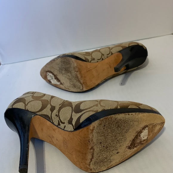 COACH heels. Size 6 - Picture 2 of 7